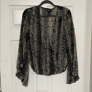 Chic Black and Gray Snakeskin Blouse
